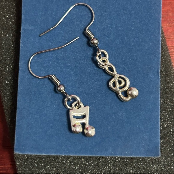Music notes earring silver with rhinestones - Picture 3 of 3